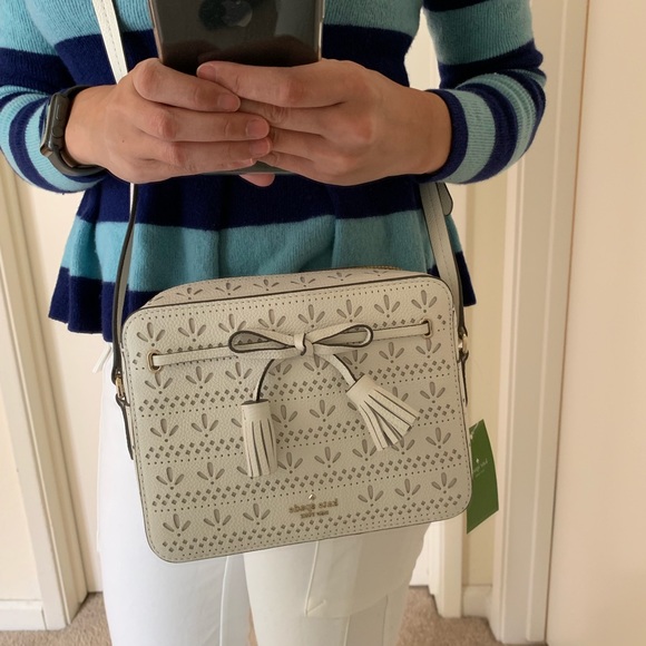 kate spade Handbags - KATE SPADE NEW YORK HAYES CAMERA WHITE CROSSBODY